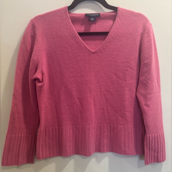 Ann Taylor Sweaters - Ann Taylor Two-Ply Cashmere V-Neck Sweater Size Medium
